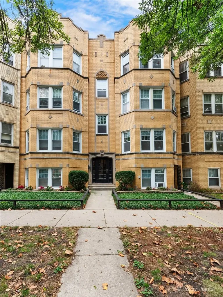 5428 North Campbell Avenue Chicago IL 60625