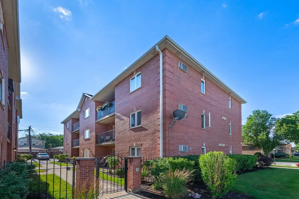 3001 North Oriole Avenue Chicago IL 60707