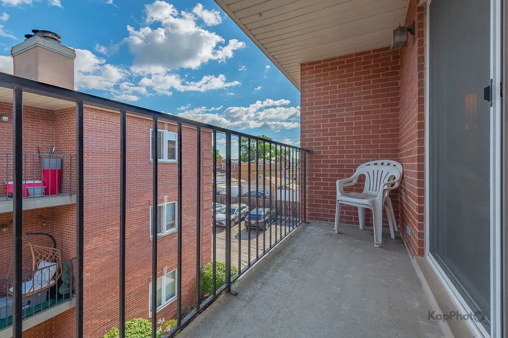 3001 North Oriole Avenue Chicago IL 60707
