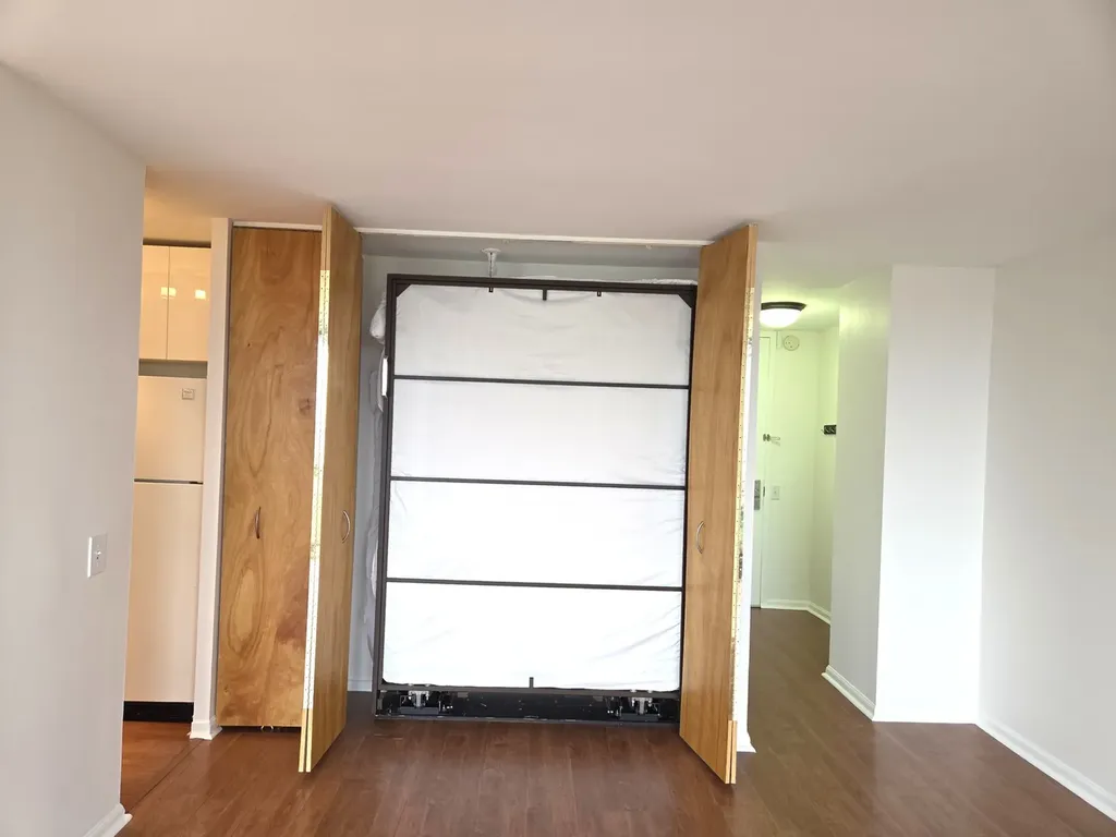 4343 North Clarendon Street Chicago IL 60613