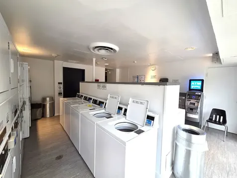 4343 North Clarendon Street Chicago IL 60613