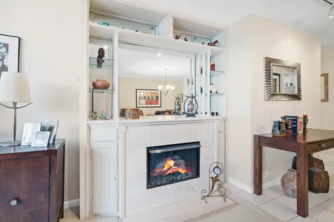 1555 North Sandburg Terrace Chicago IL 60610