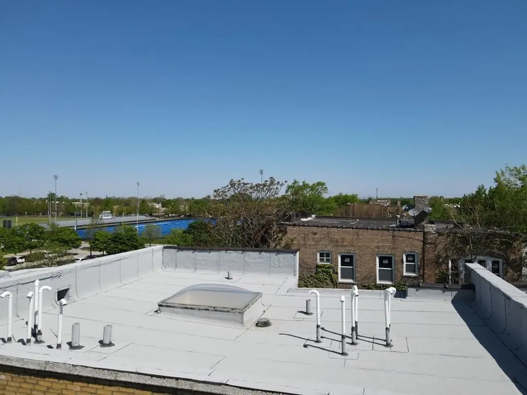 11027 South King Drive Chicago IL 60628