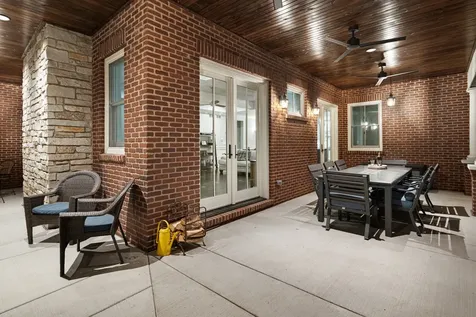 326 East Central Road Arlington Heights IL 60005
