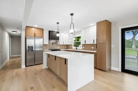 5624 Dunham Road Downers Grove IL 60516
