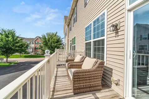 263 Lakeshore Drive Oswego IL 60543