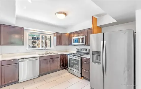 1610 West Jarvis Avenue Chicago IL 60626