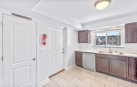 1610 West Jarvis Avenue Chicago IL 60626