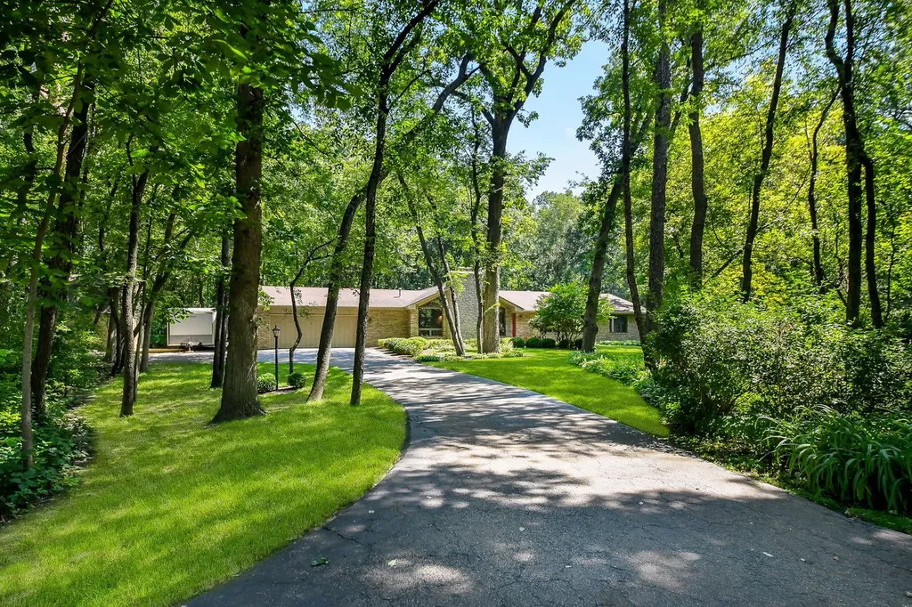 6N297 Miller Lane St. Charles IL 60175