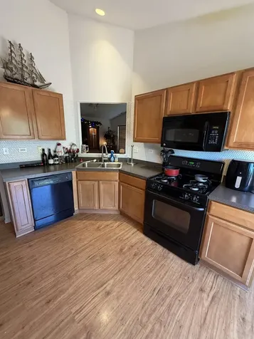 465 Metropolitan Street Aurora IL 60502