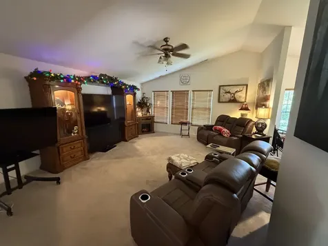 465 Metropolitan Street Aurora IL 60502