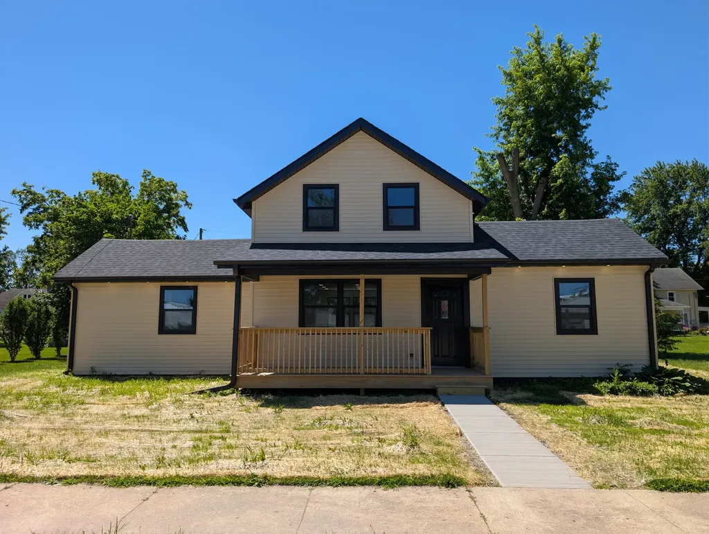 206 East Jefferson Street Gardner IL 60424