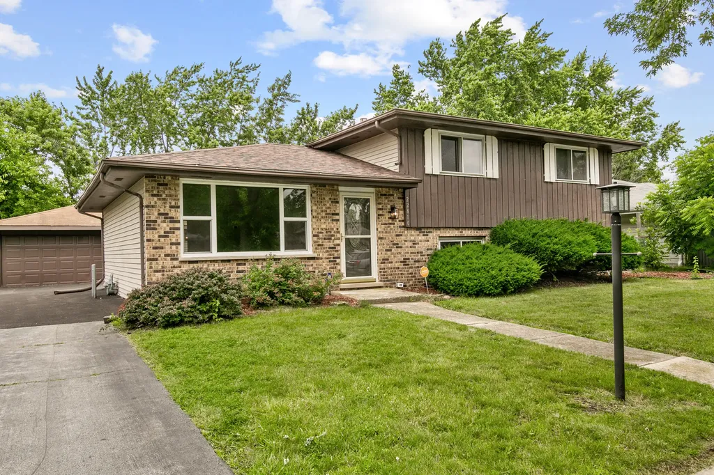 22810 East Drive Richton Park IL 60471