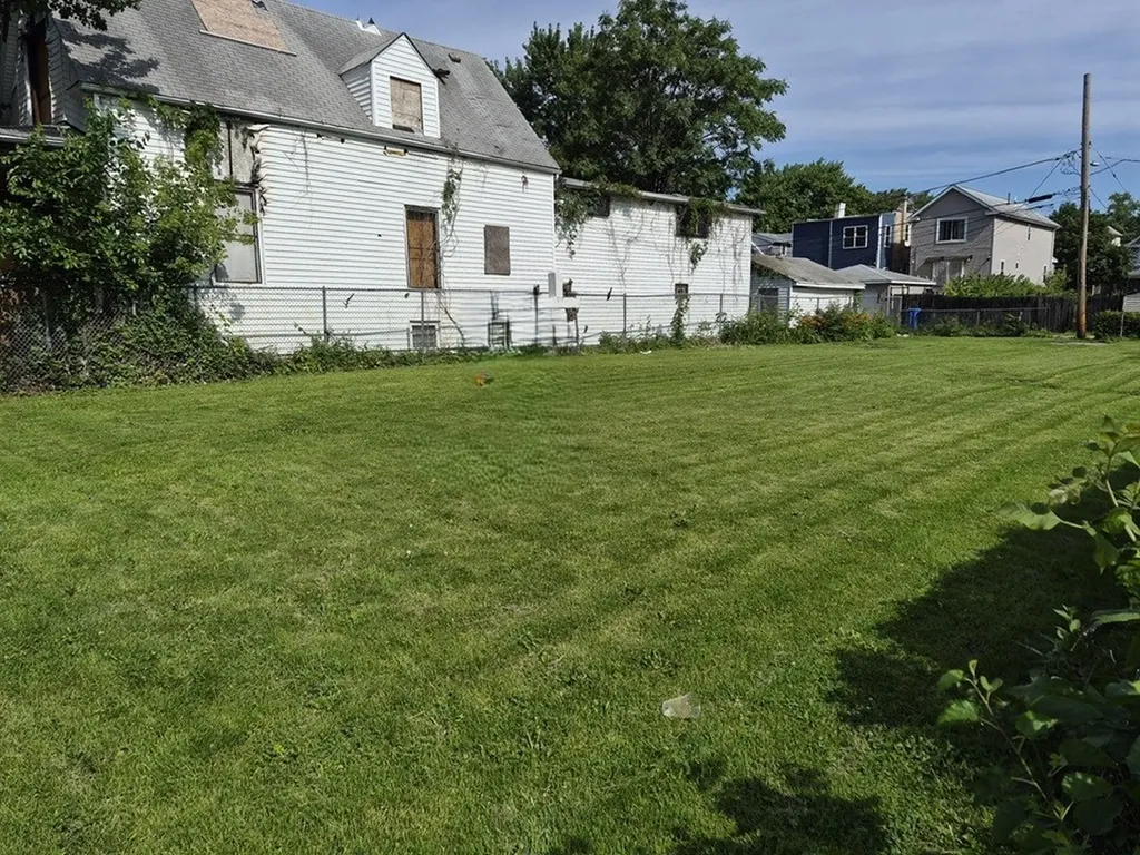 5404 West Walton Street Chicago IL 60651