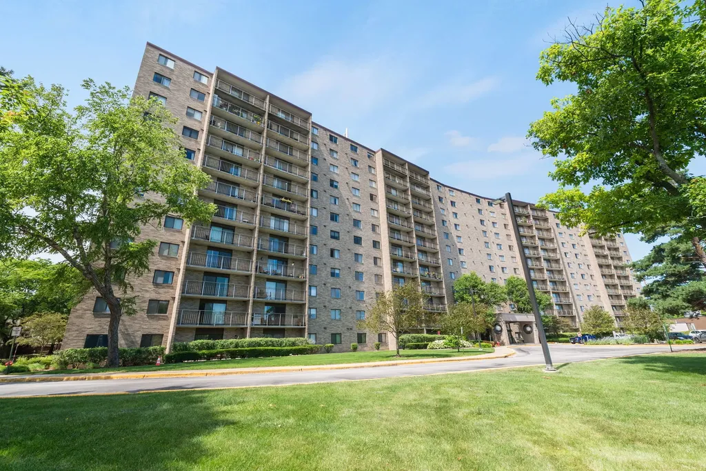 6340 Americana Drive Willowbrook IL 60527