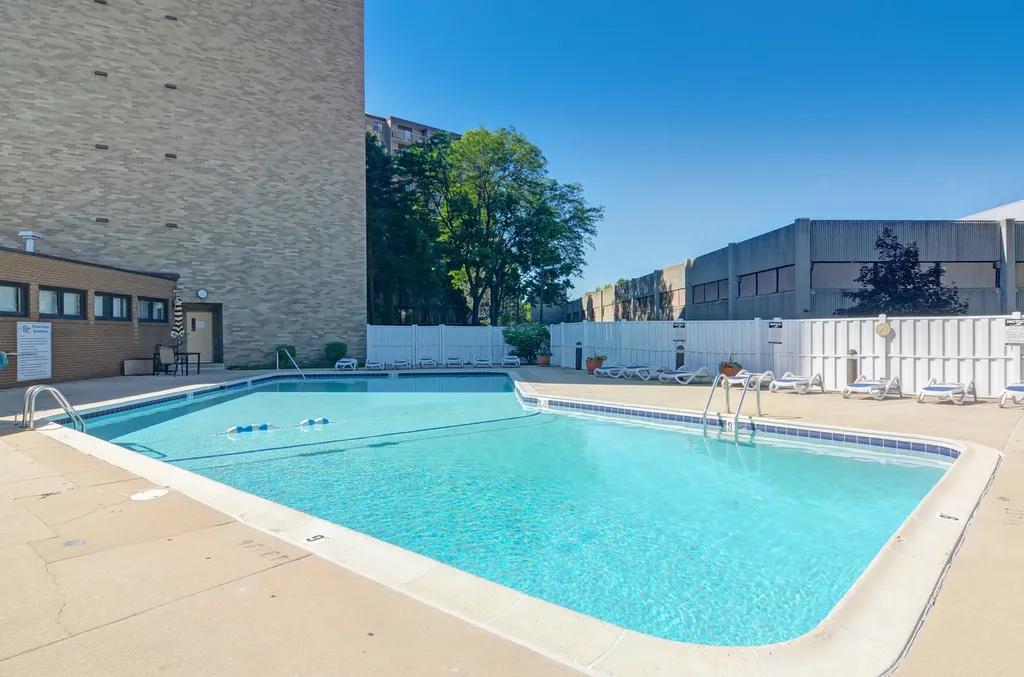 6340 Americana Drive Willowbrook IL 60527