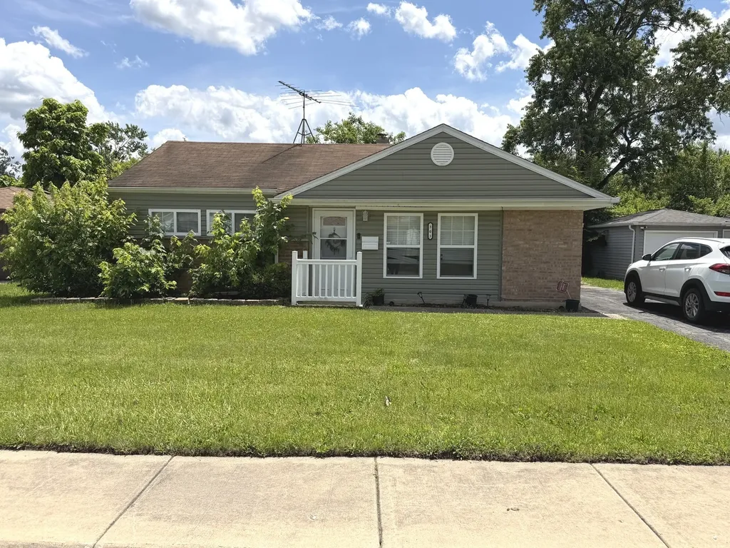 303 Sauganash Street Park Forest IL 60466