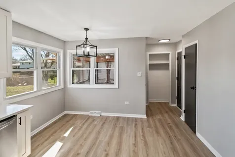 6151 Victoria Drive Oak Forest IL 60452