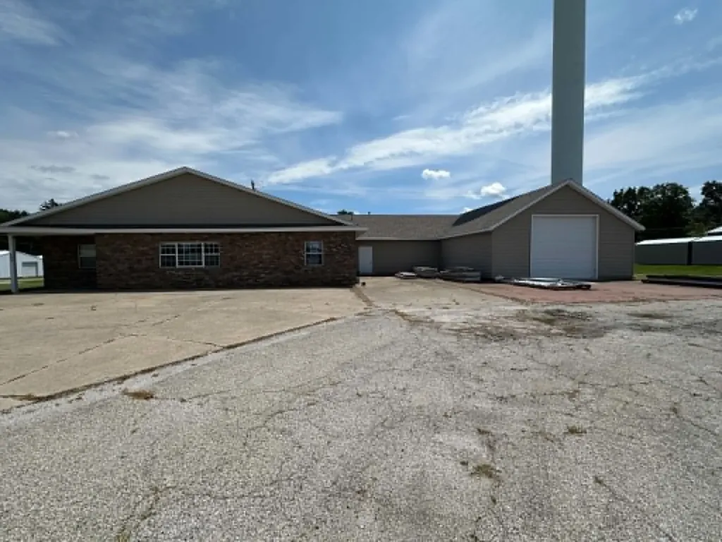 403 South Sycamore Villa Grove IL 61820