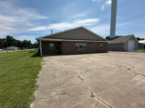 403 South Sycamore Villa Grove IL 61820