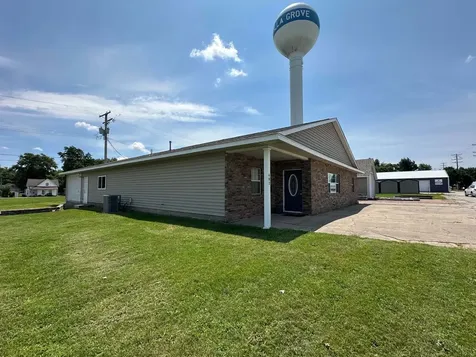 403 South Sycamore Villa Grove IL 61820