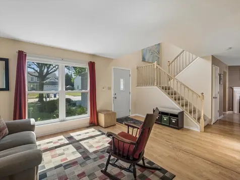 317 West Harvard Circle South Elgin IL 60177