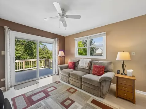 317 West Harvard Circle South Elgin IL 60177