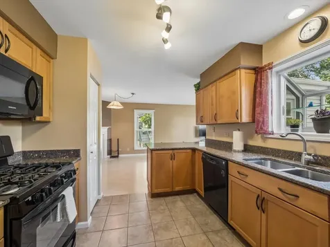 317 West Harvard Circle South Elgin IL 60177
