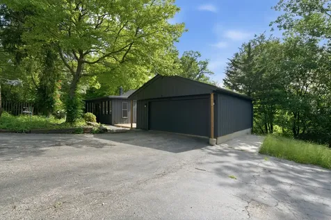 306 North Cresthill Avenue Mchenry IL 60051