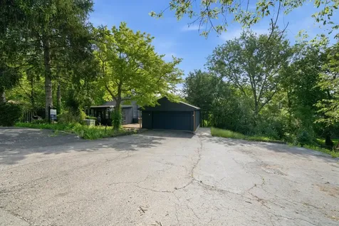 306 North Cresthill Avenue Mchenry IL 60051