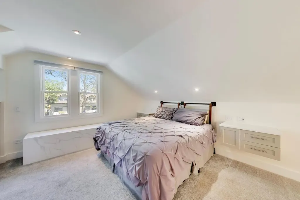 5241 West Dakin Street Chicago IL 60641