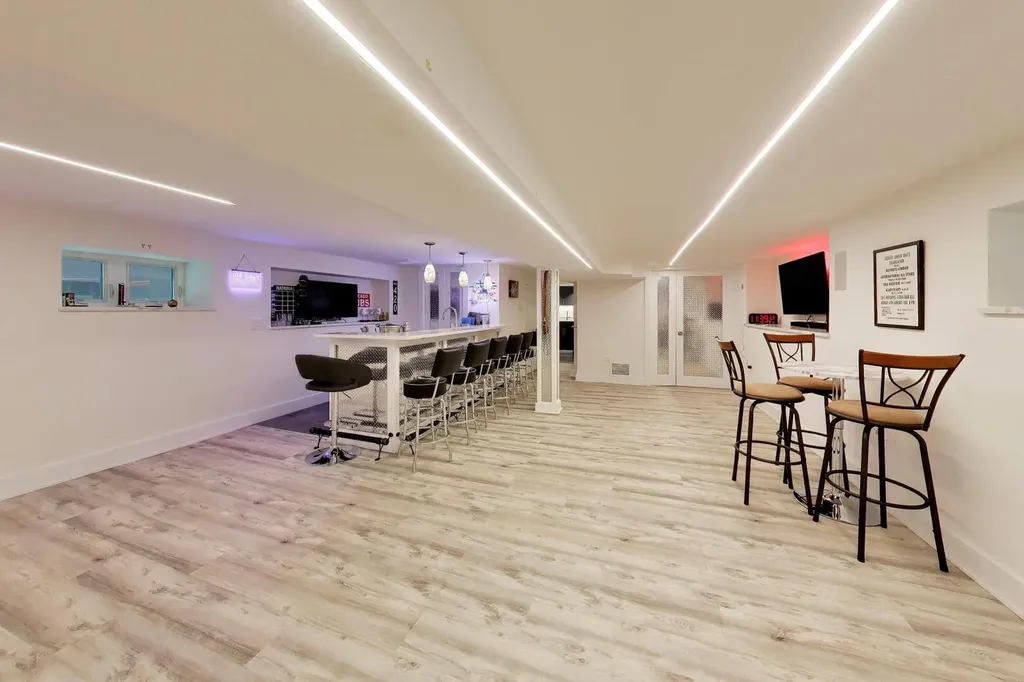 5241 West Dakin Street Chicago IL 60641