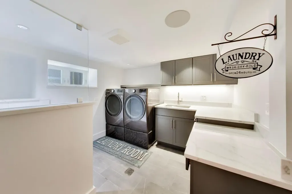 5241 West Dakin Street Chicago IL 60641