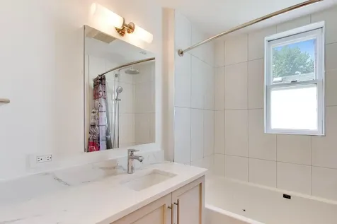5241 West Dakin Street Chicago IL 60641