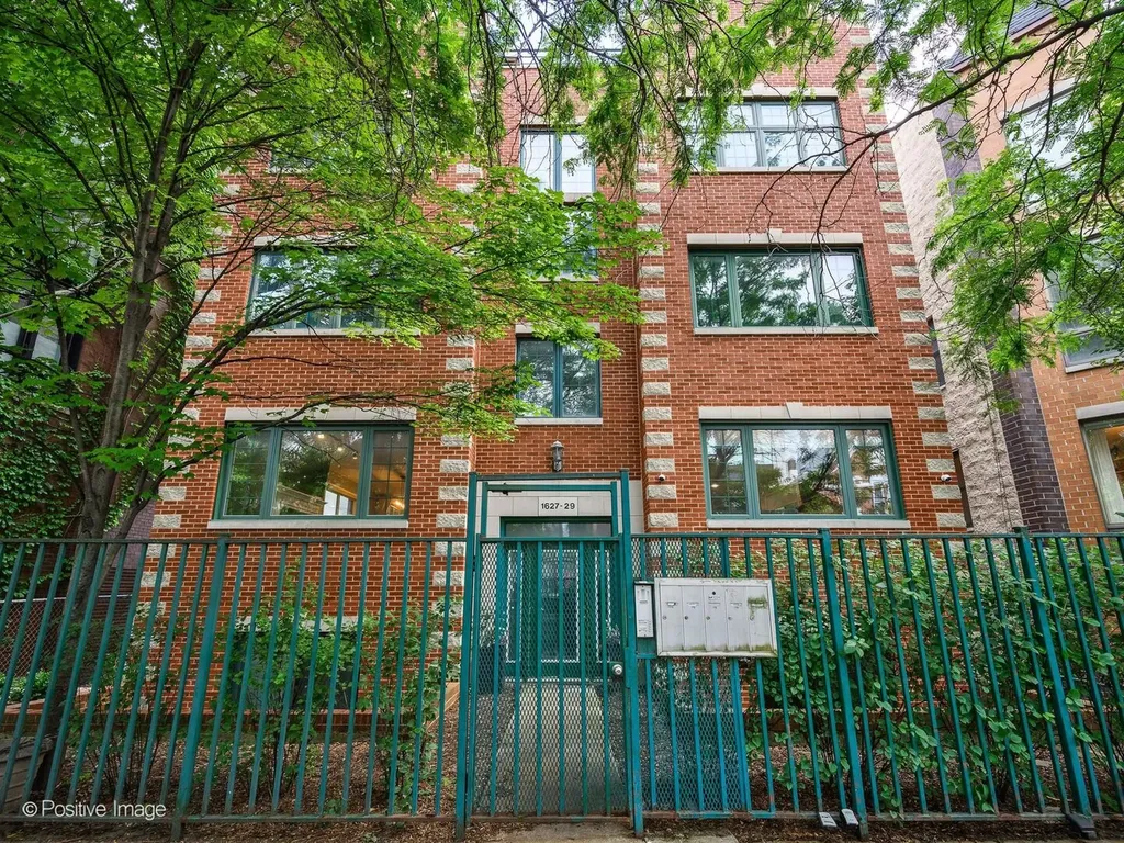 1629 West Le Moyne Street Chicago IL 60622
