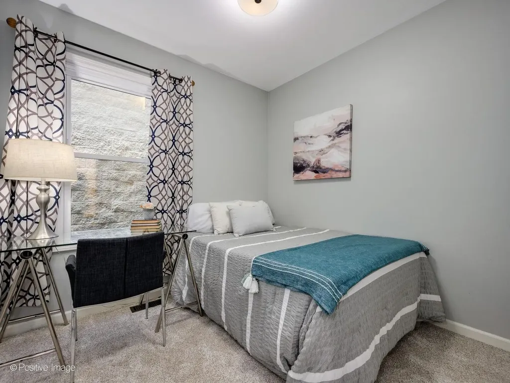 1629 West Le Moyne Street Chicago IL 60622