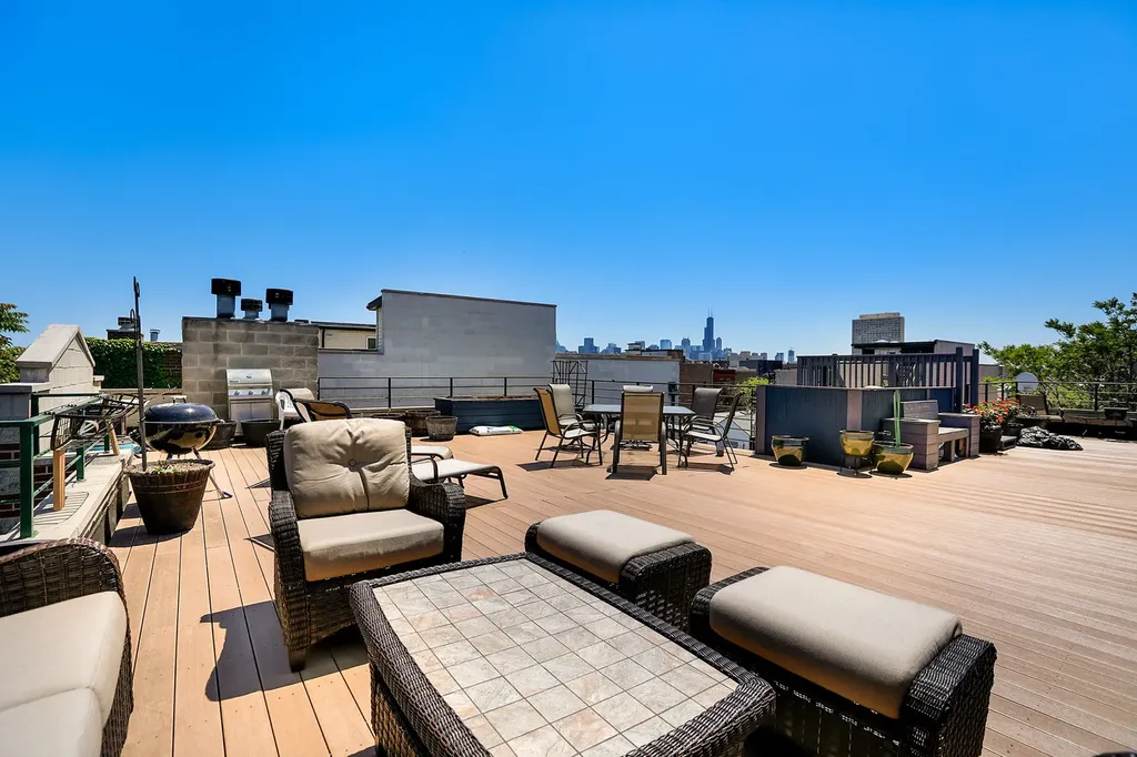 1629 West Le Moyne Street Chicago IL 60622