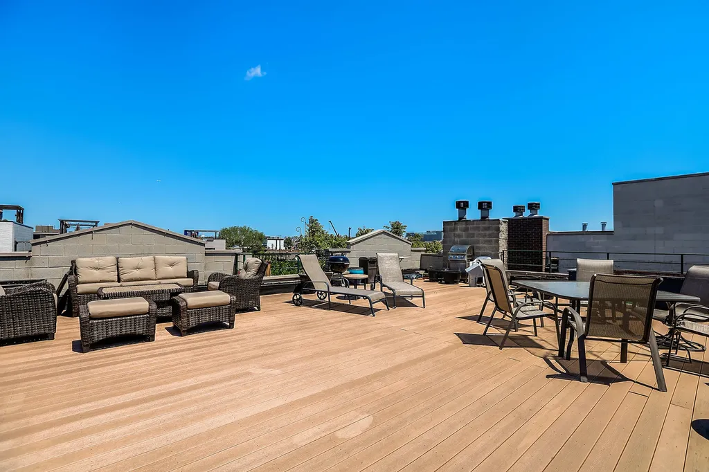 1629 West Le Moyne Street Chicago IL 60622