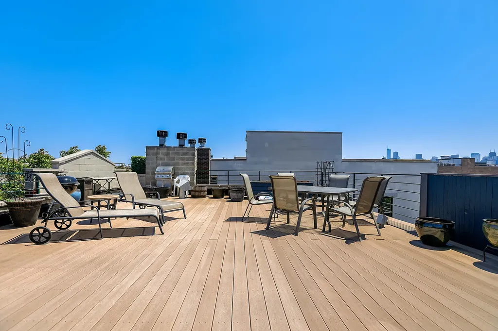 1629 West Le Moyne Street Chicago IL 60622