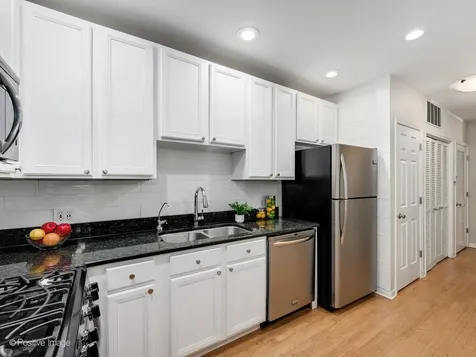 1629 West Le Moyne Street Chicago IL 60622