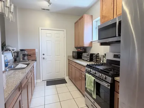 807 West University Lane Chicago IL 60608