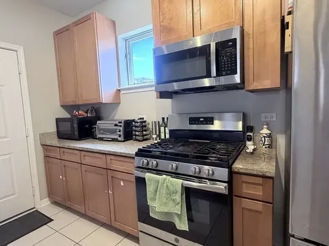 807 West University Lane Chicago IL 60608