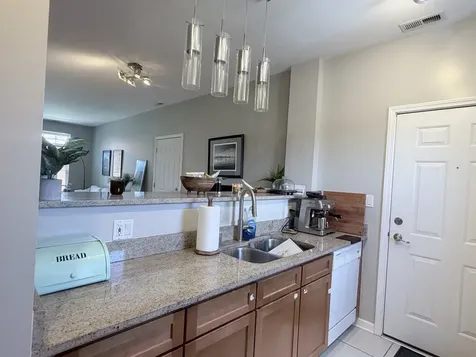 807 West University Lane Chicago IL 60608