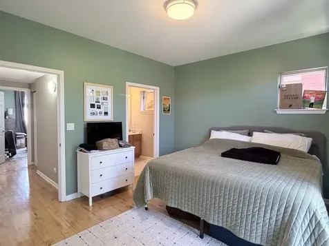 807 West University Lane Chicago IL 60608