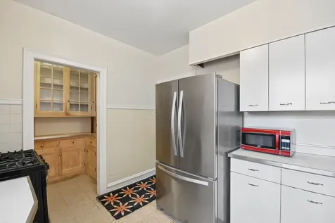 6935 South Crandon Avenue Chicago IL 60649