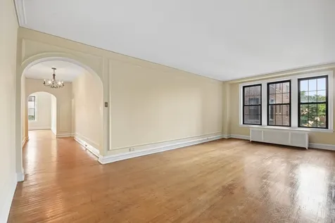 6935 South Crandon Avenue Chicago IL 60649