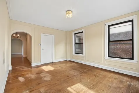 6935 South Crandon Avenue Chicago IL 60649