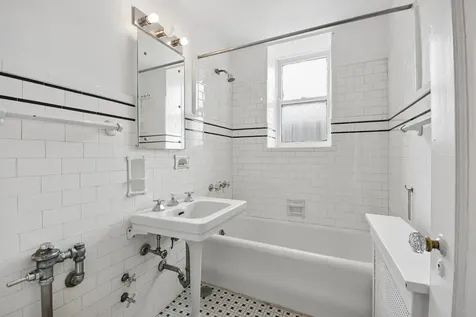 6935 South Crandon Avenue Chicago IL 60649