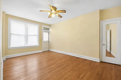 6935 South Crandon Avenue Chicago IL 60649