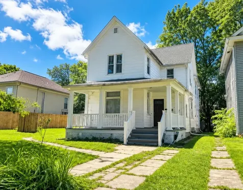 109 5TH Avenue Sterling IL 61081
